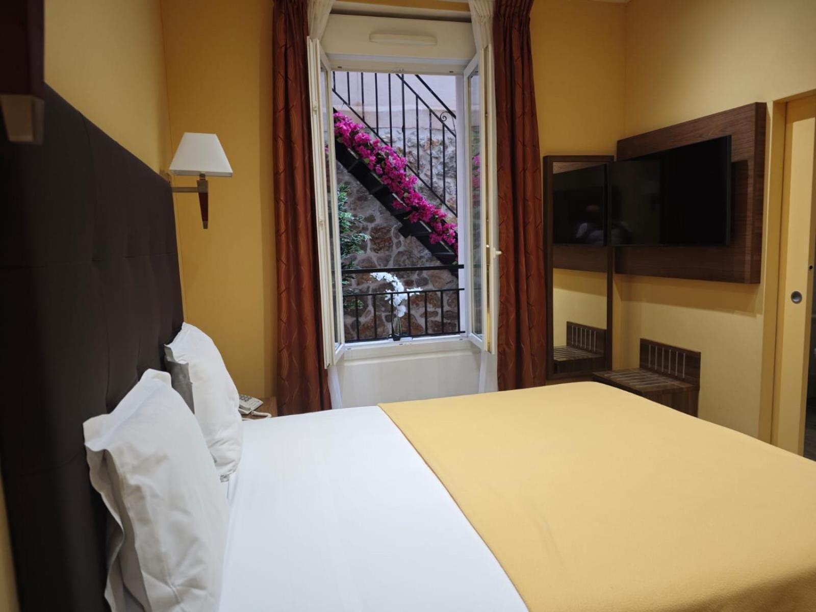 Hotel Capitole 보솔레이 외부 사진
