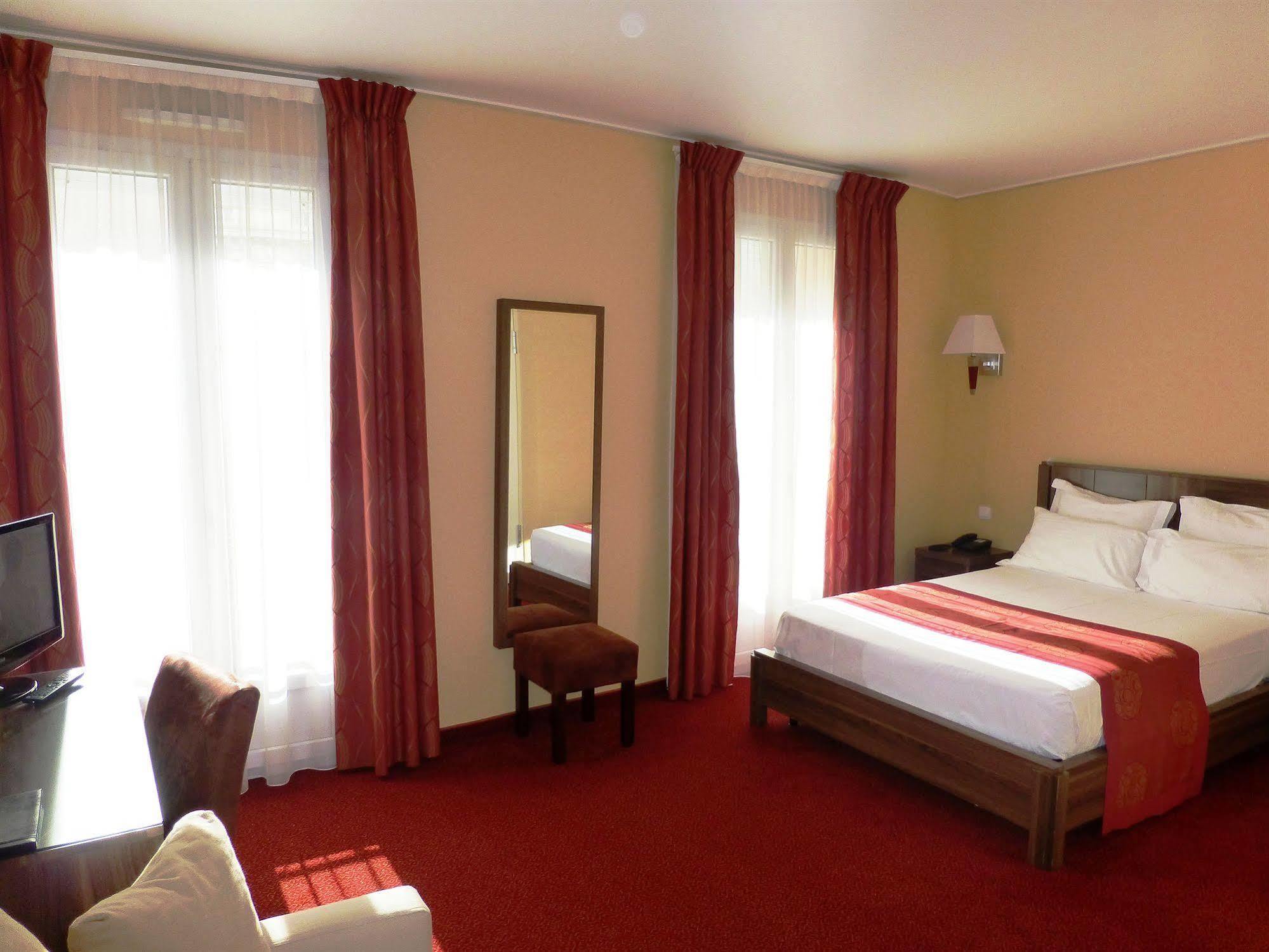 Hotel Capitole 보솔레이 외부 사진
