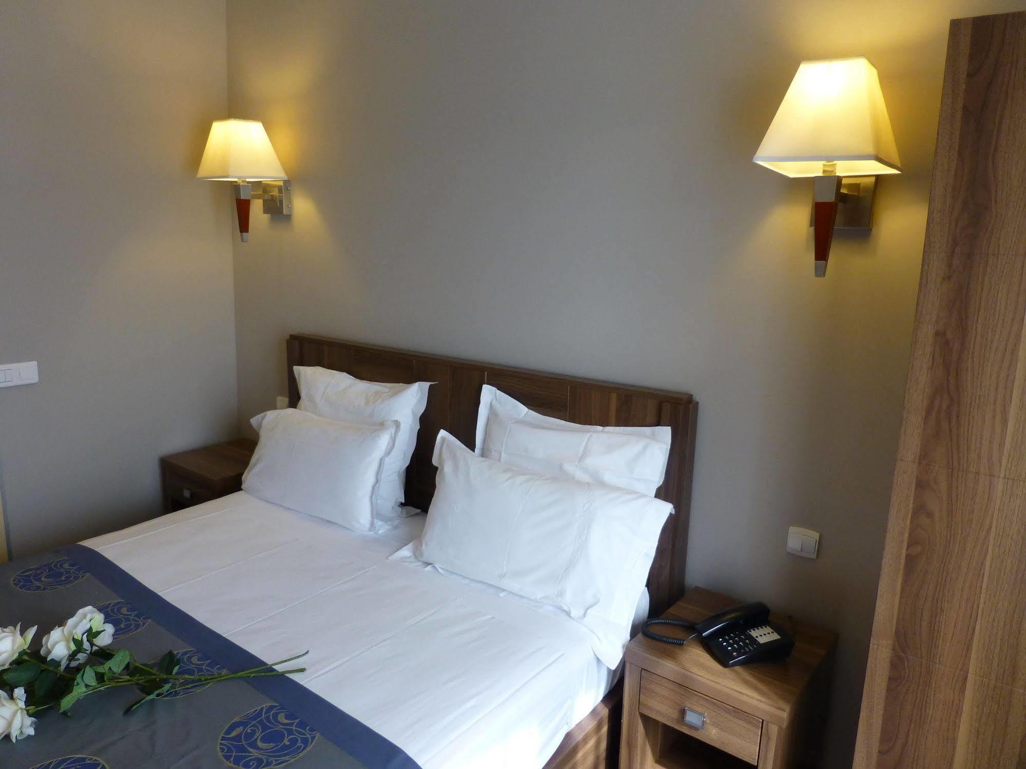 Hotel Capitole 보솔레이 외부 사진
