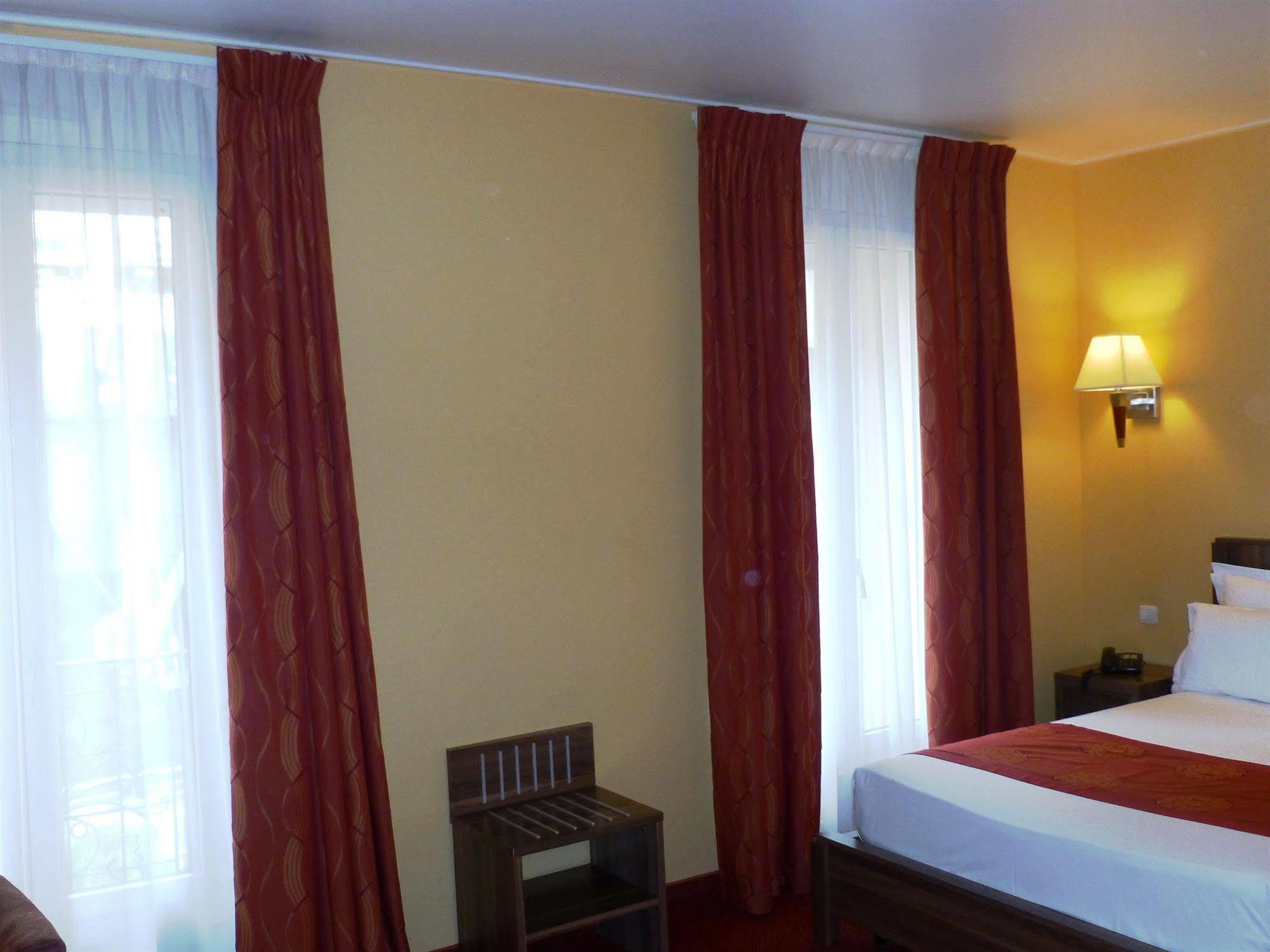Hotel Capitole 보솔레이 외부 사진
